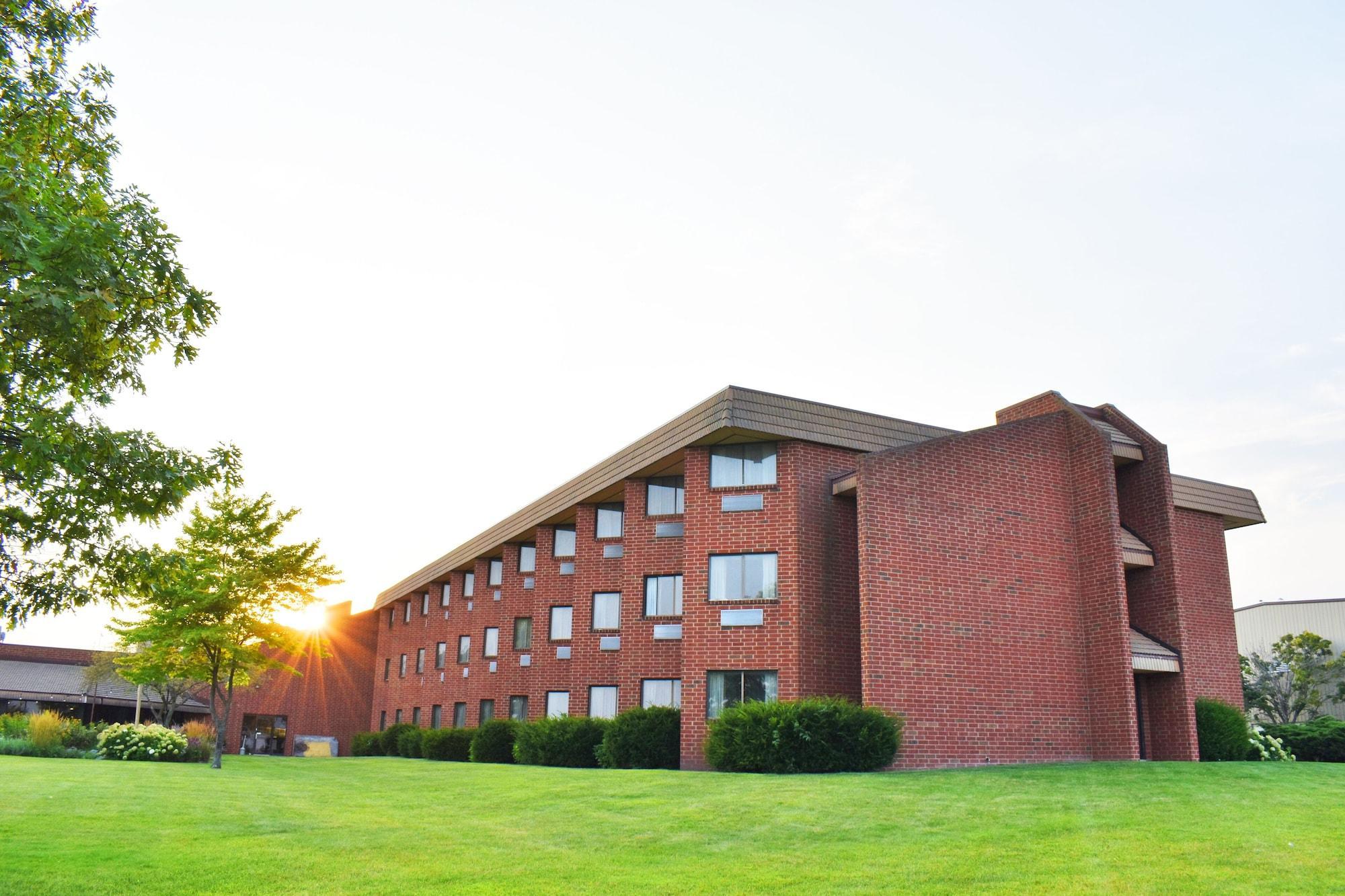 The Inn On Maritime Bay, Ascend Hotel Collection Manitowoc Exterior photo