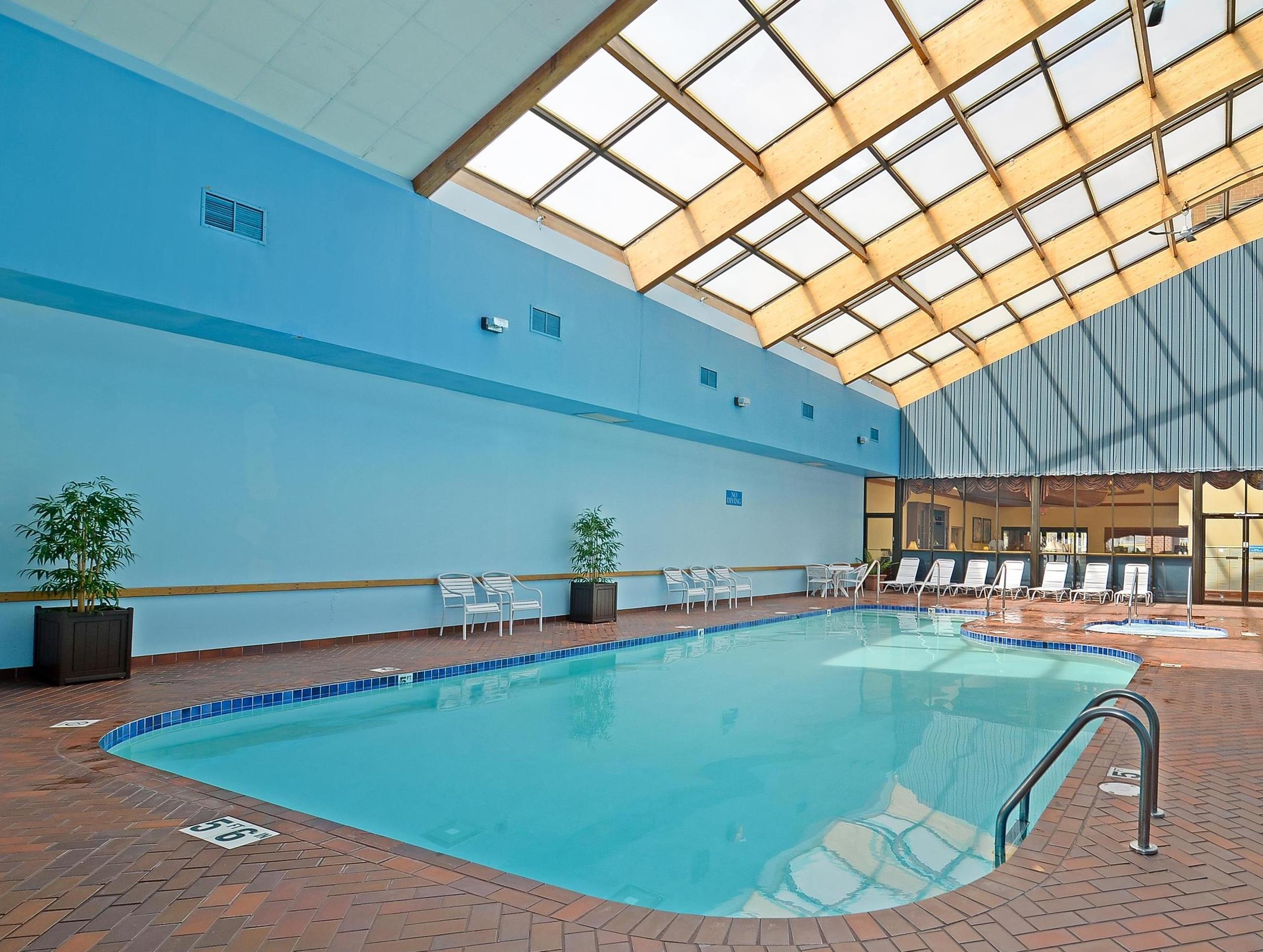 The Inn On Maritime Bay, Ascend Hotel Collection Manitowoc Exterior photo