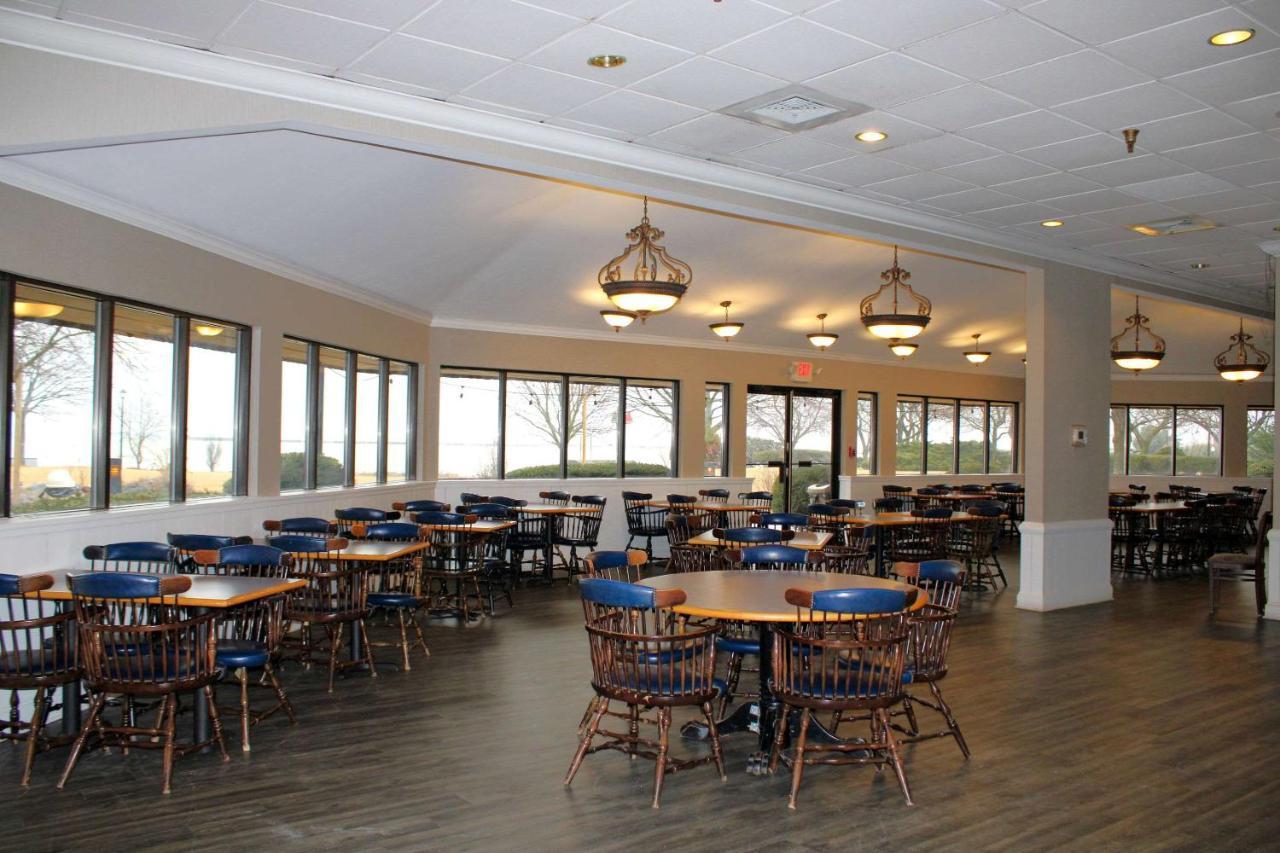 The Inn On Maritime Bay, Ascend Hotel Collection Manitowoc Exterior photo