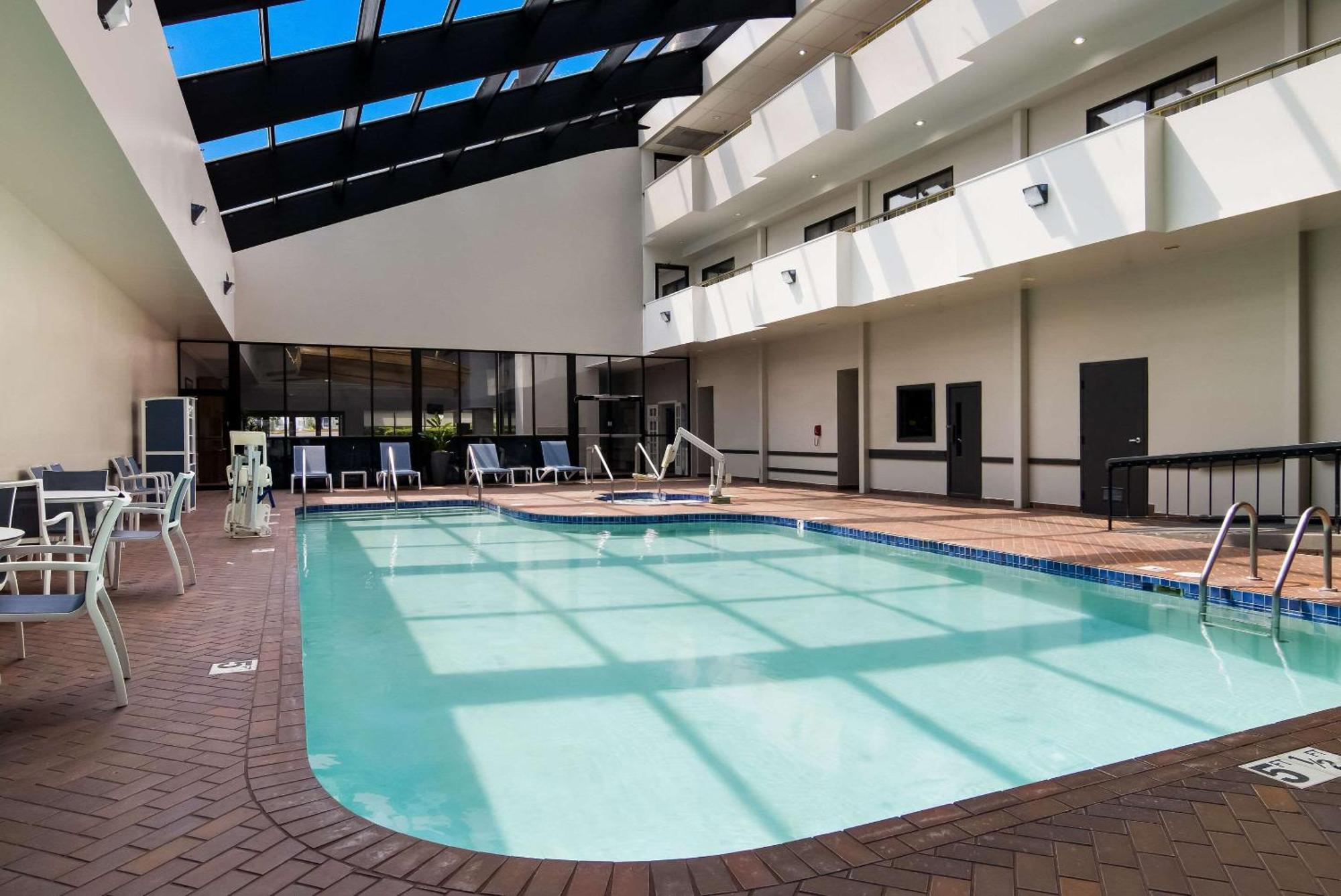 The Inn On Maritime Bay, Ascend Hotel Collection Manitowoc Exterior photo