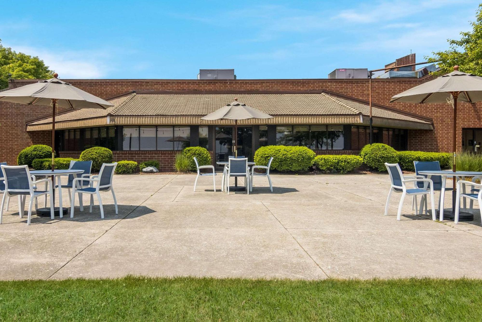 The Inn On Maritime Bay, Ascend Hotel Collection Manitowoc Exterior photo