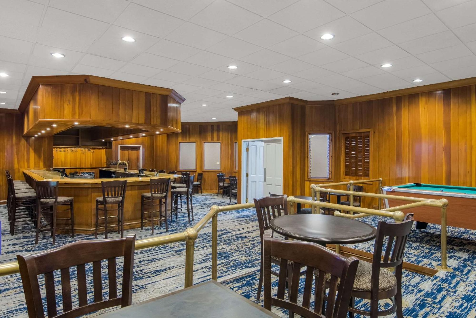 The Inn On Maritime Bay, Ascend Hotel Collection Manitowoc Exterior photo