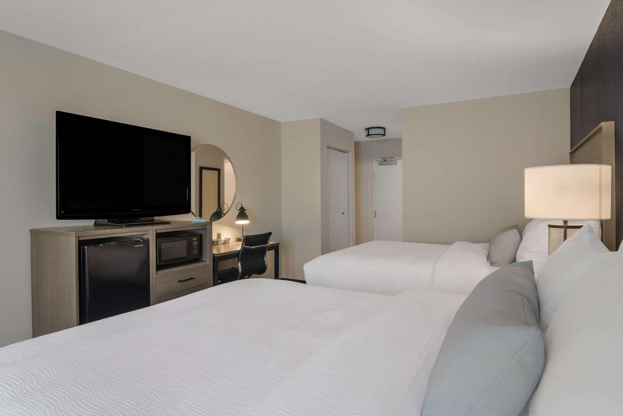 The Inn On Maritime Bay, Ascend Hotel Collection Manitowoc Exterior photo
