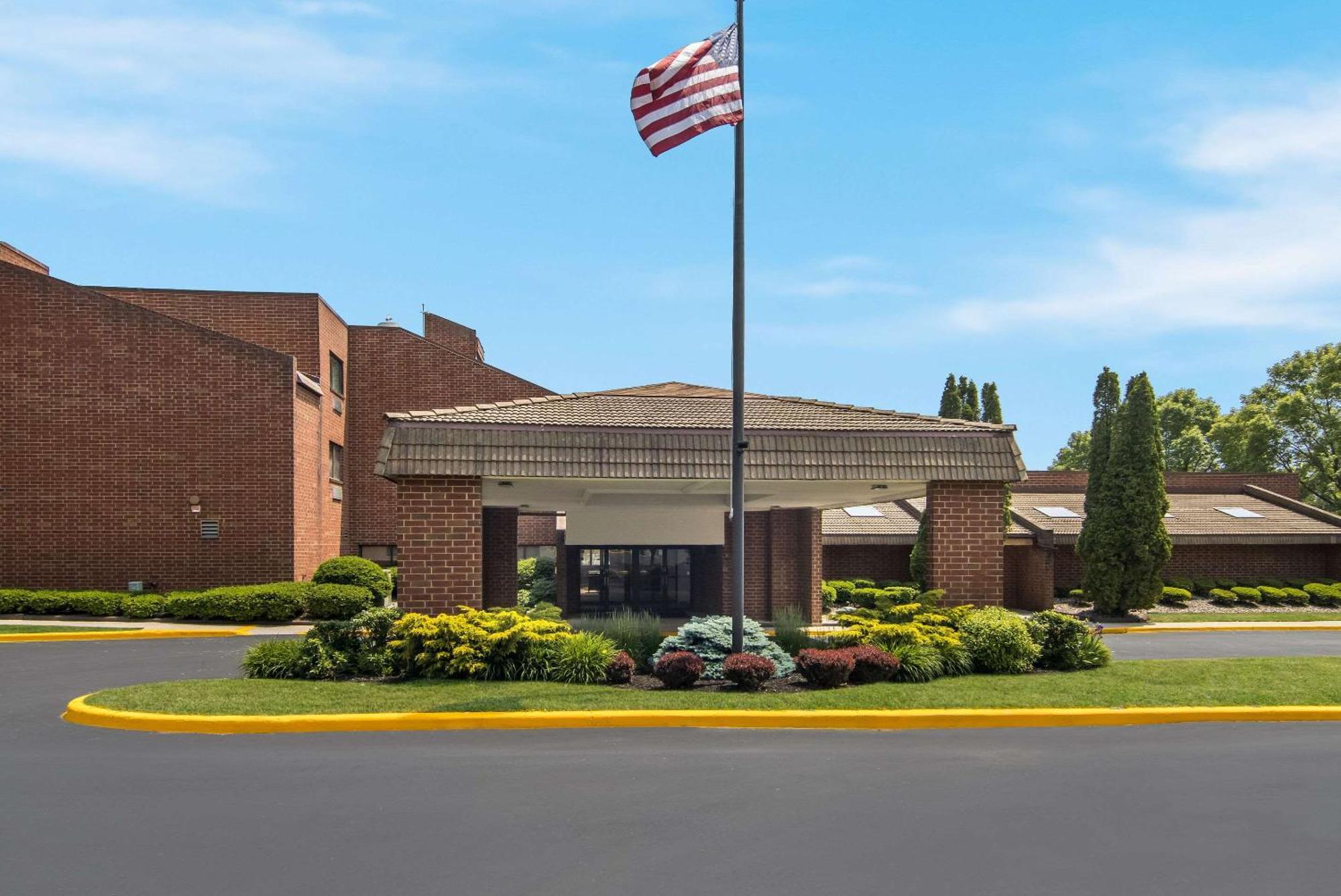 The Inn On Maritime Bay, Ascend Hotel Collection Manitowoc Exterior photo